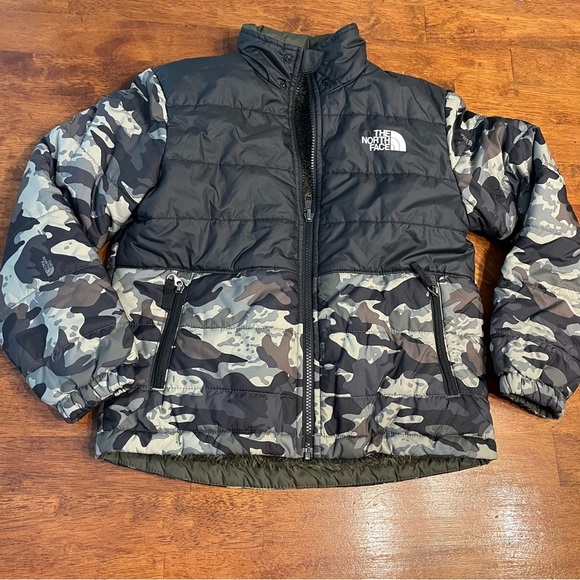 The North Face Boys' Printed Reversible Mount Chimbo Full Zip Jacket size Med 10 - Picture 1 of 8